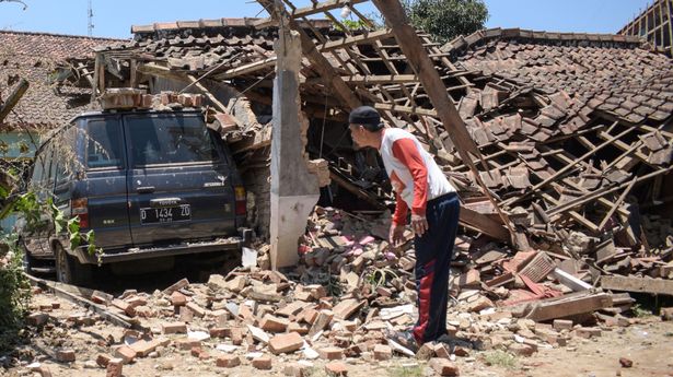 印尼地震:6.2级地震袭击海床发出重大预警